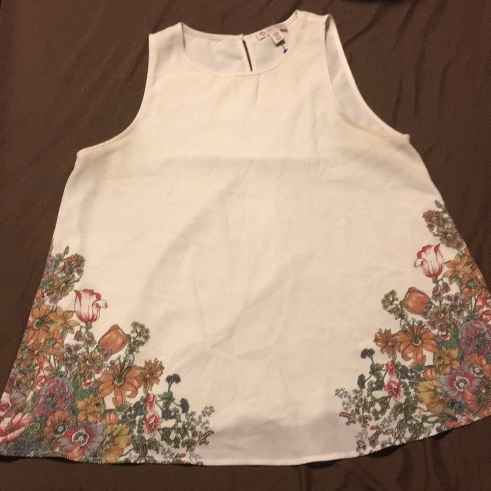 Lila rose floral blouse sz medium